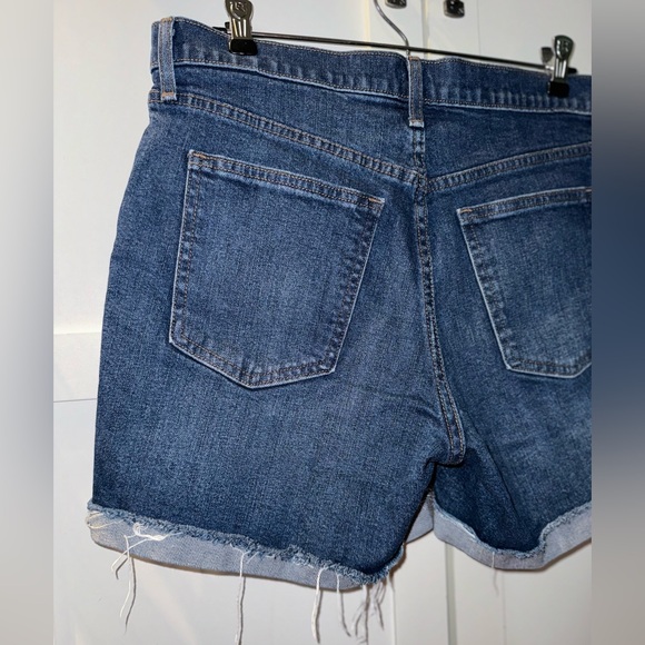 GAP WOMENS SHORTS 30” Waist Denim Jeans Cuffed Fraying size 5/6 EUC! - Picture 5 of 5